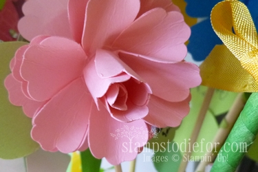 Flowers made with paper crafting 010